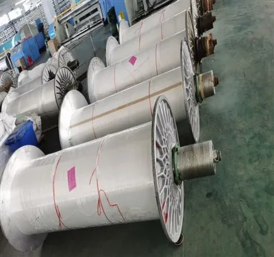 Upogibna glava vodnega curka iz najlonskega monofilamenta